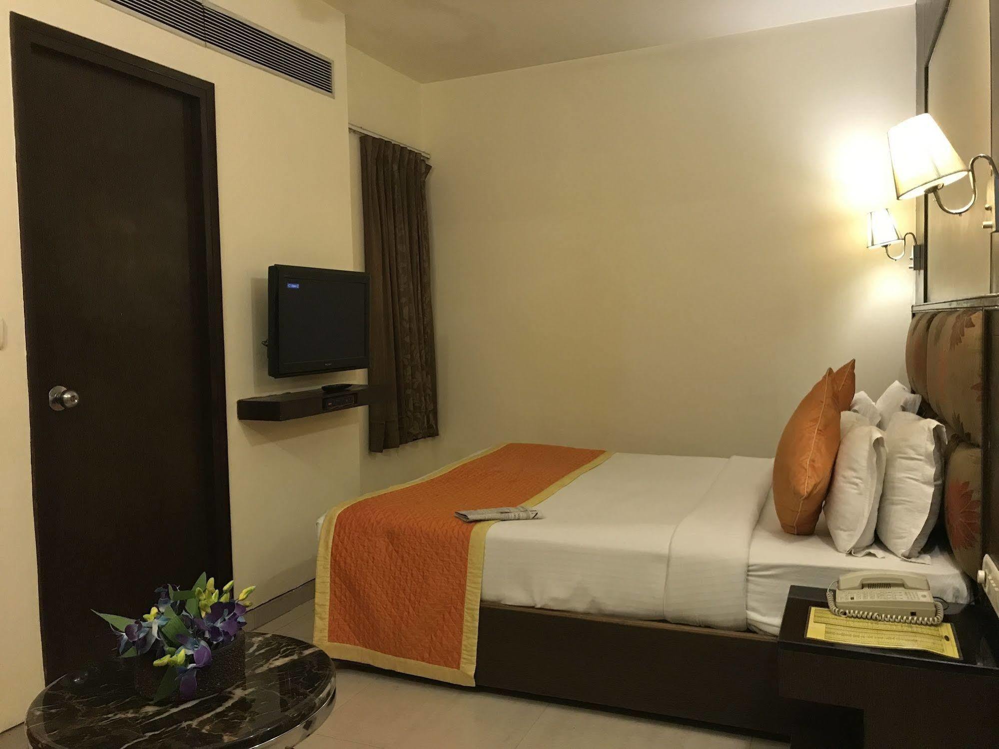 Hotel Southern Delhi  Extérieur photo